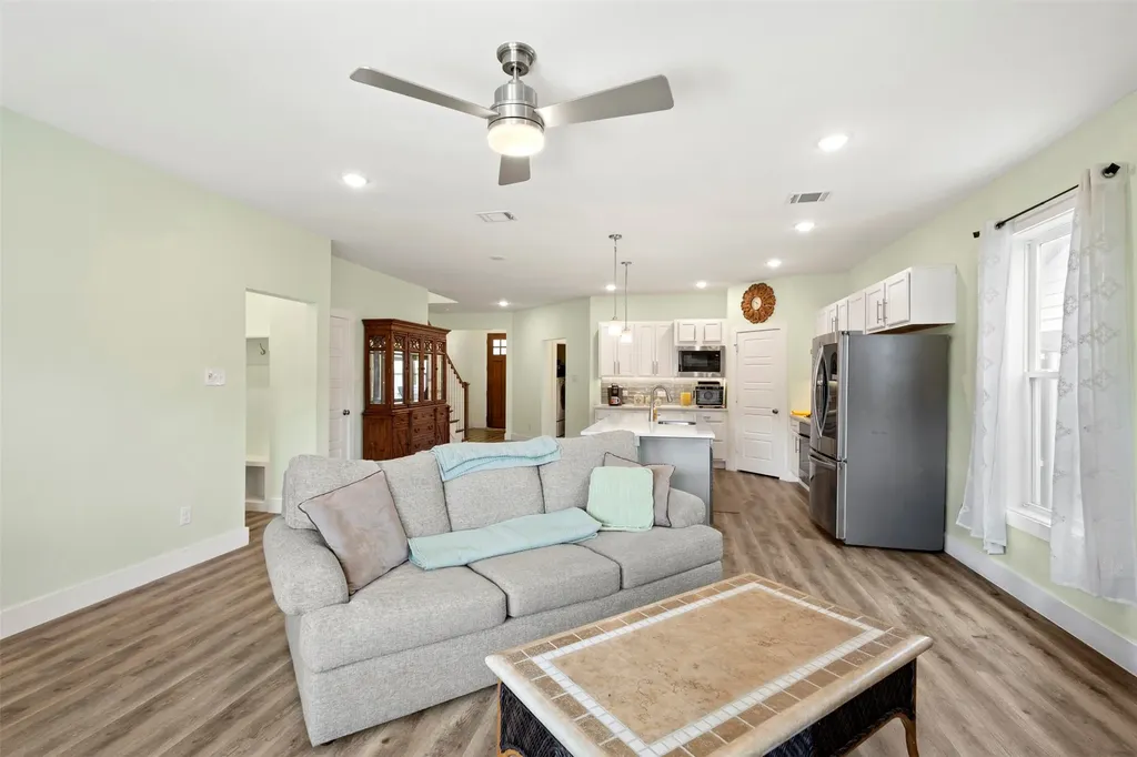 10923 Eva Mae Boulevard Grand Prairie TX 76065
