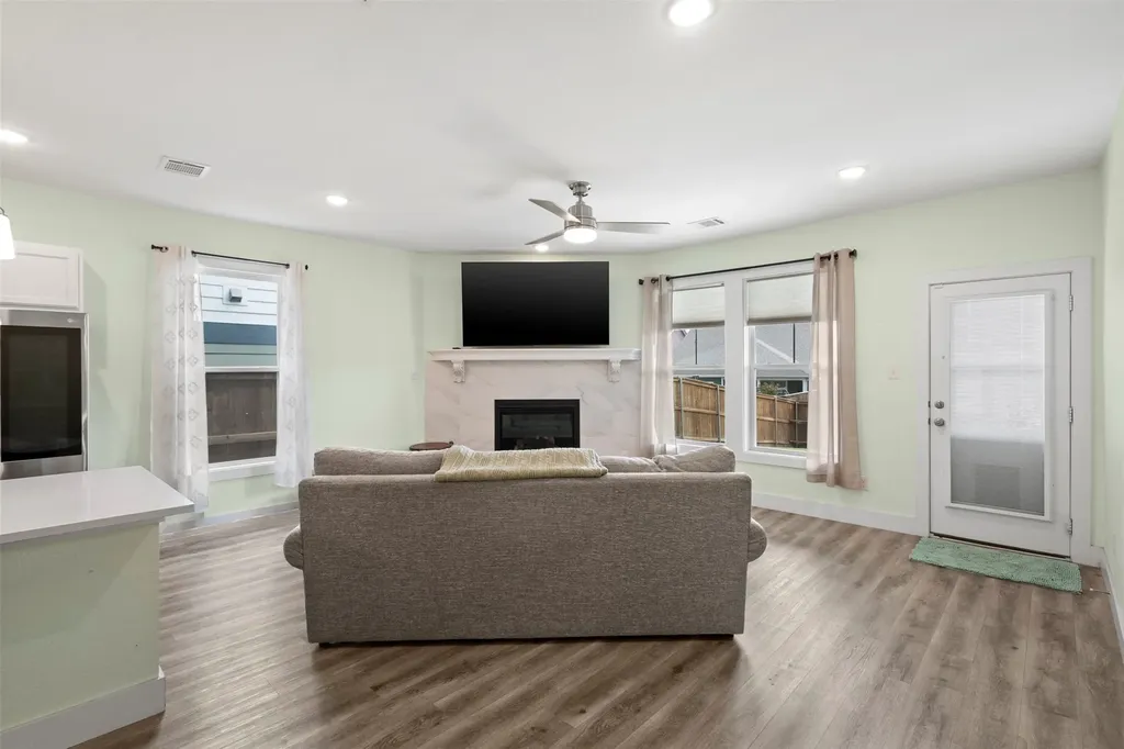 10923 Eva Mae Boulevard Grand Prairie TX 76065