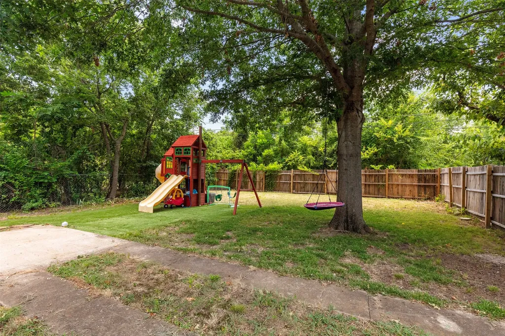 930 W Sears Street Denison TX 75020