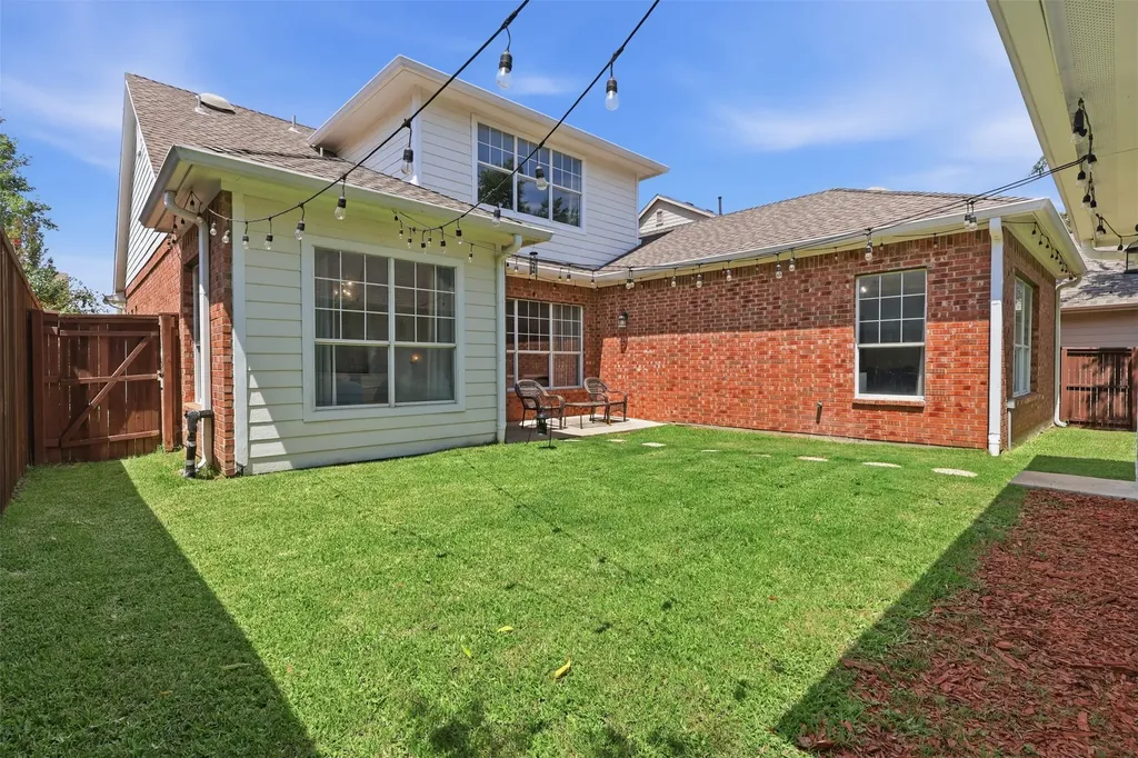 1744 Ivy Lane Carrollton TX 75007