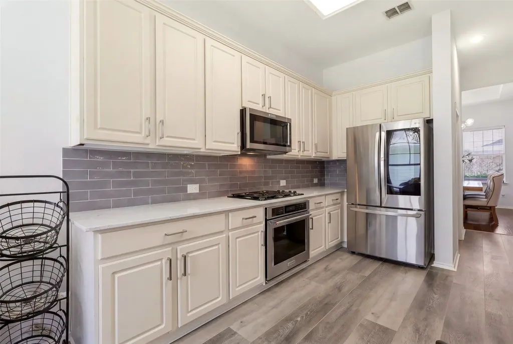 1744 Ivy Lane Carrollton TX 75007