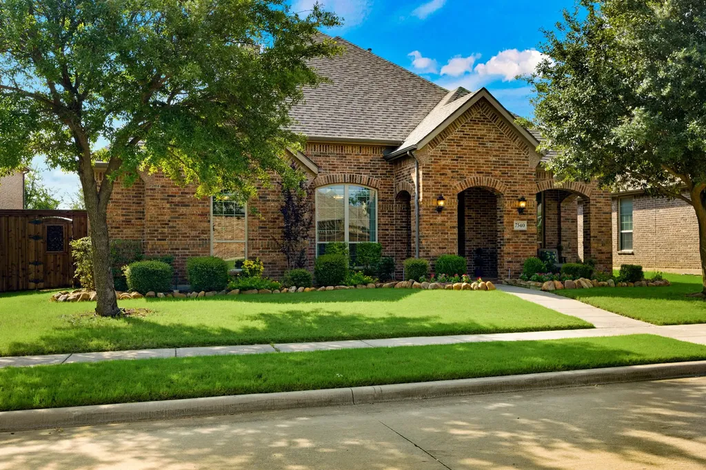 7540 Meadow Run Lane Sachse TX 75048