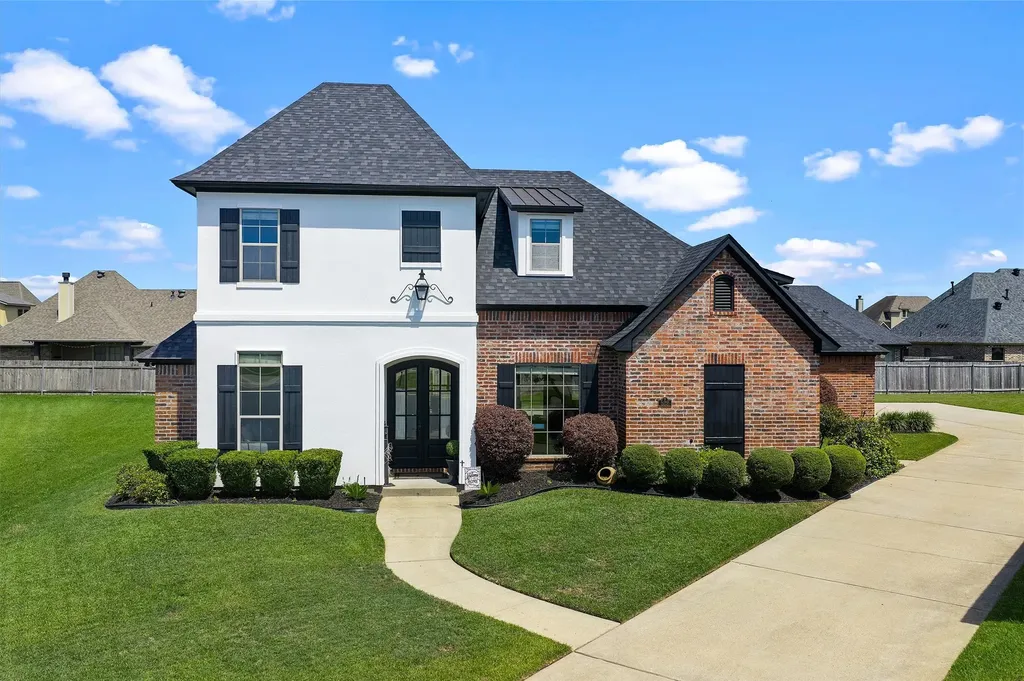 522 Falling Water Circle Bossier City LA 71112