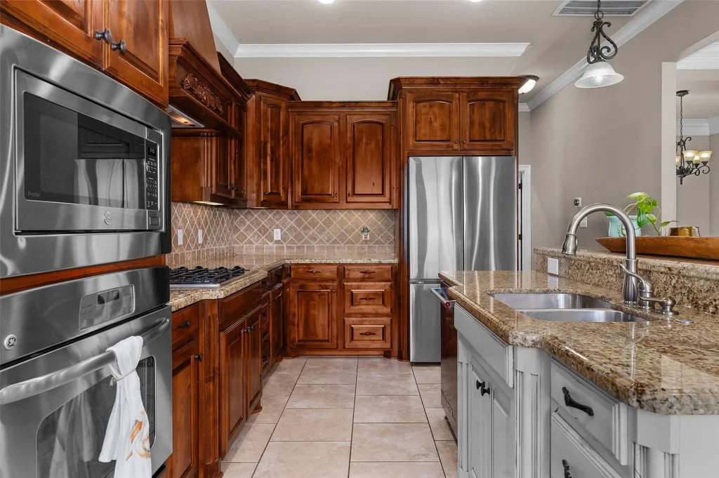 522 Falling Water Circle Bossier City LA 71112