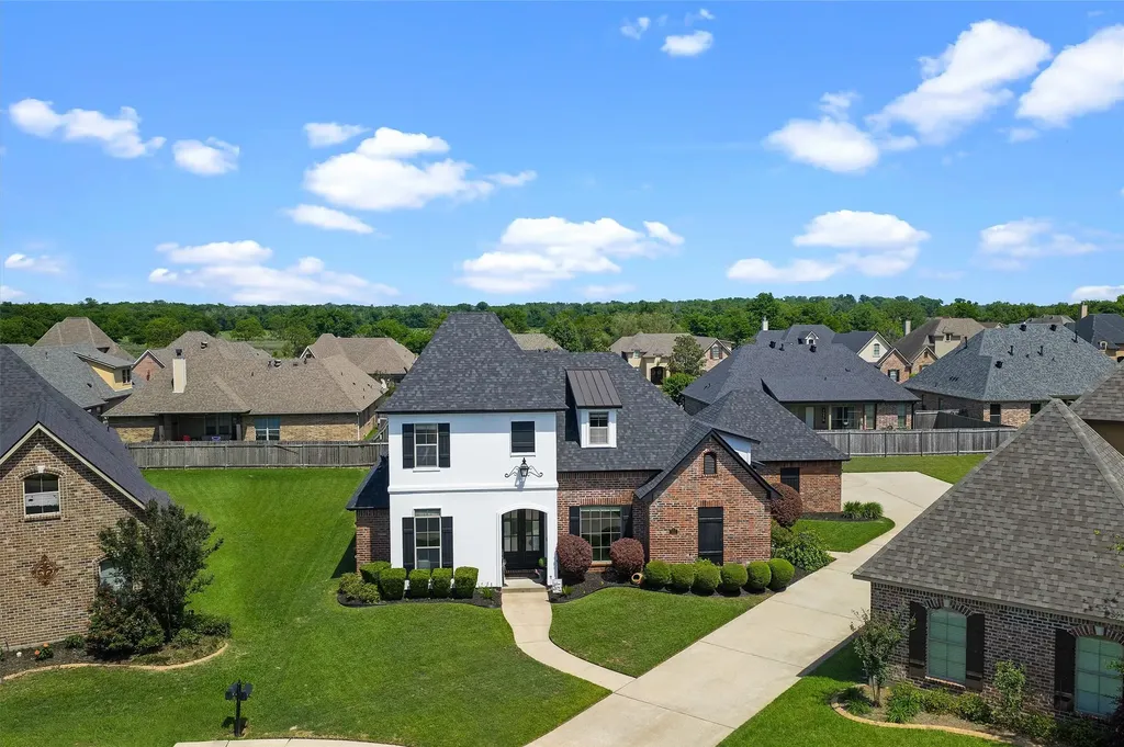 522 Falling Water Circle Bossier City LA 71112