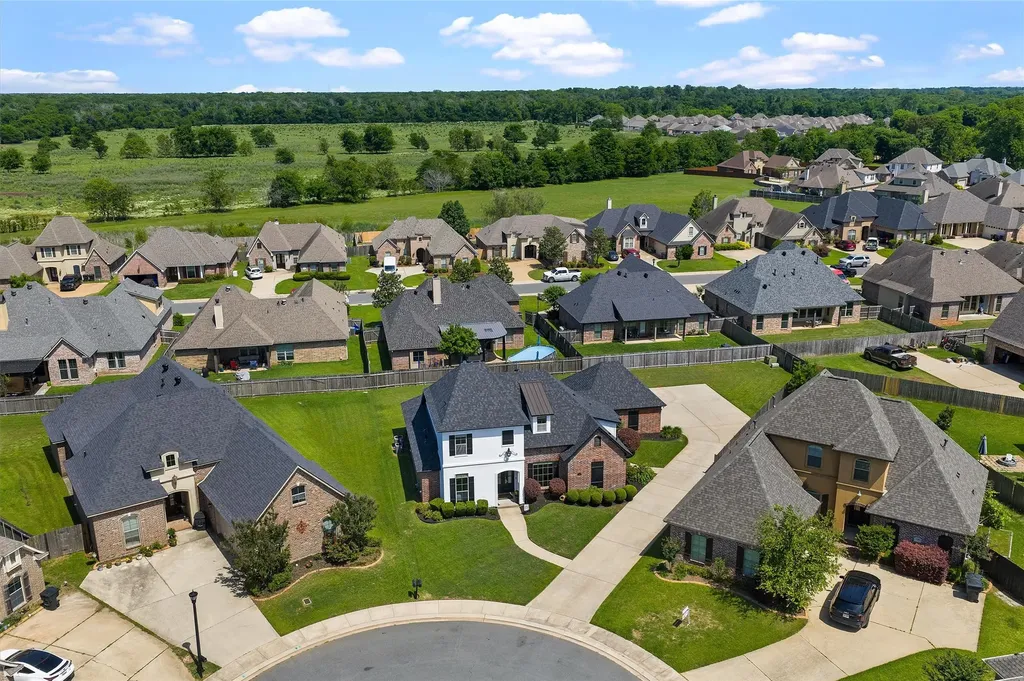 522 Falling Water Circle Bossier City LA 71112