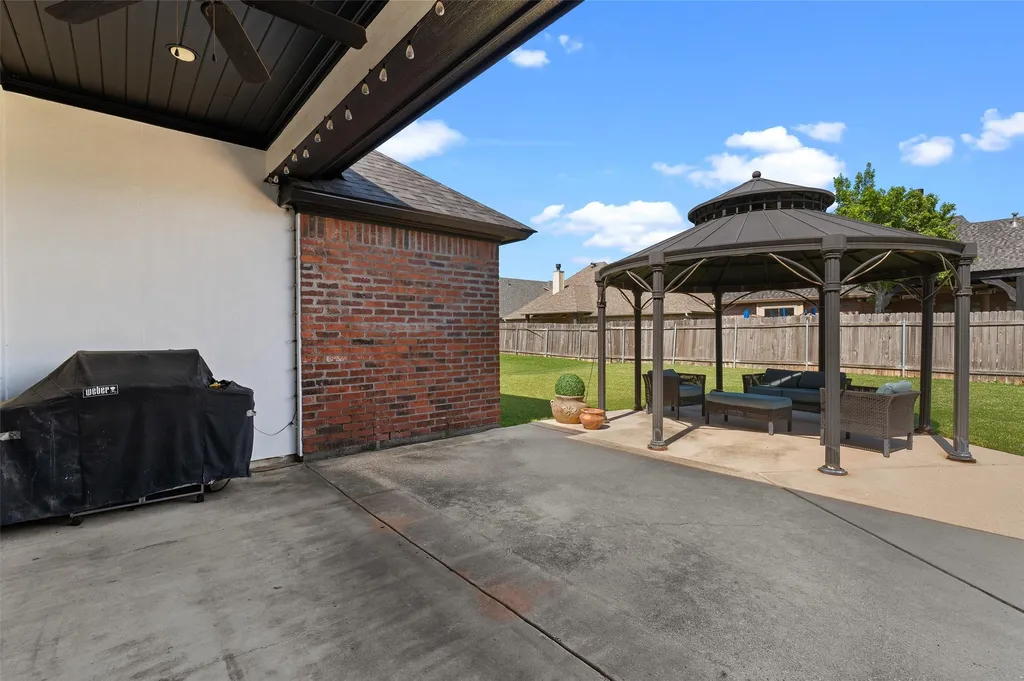 522 Falling Water Circle Bossier City LA 71112