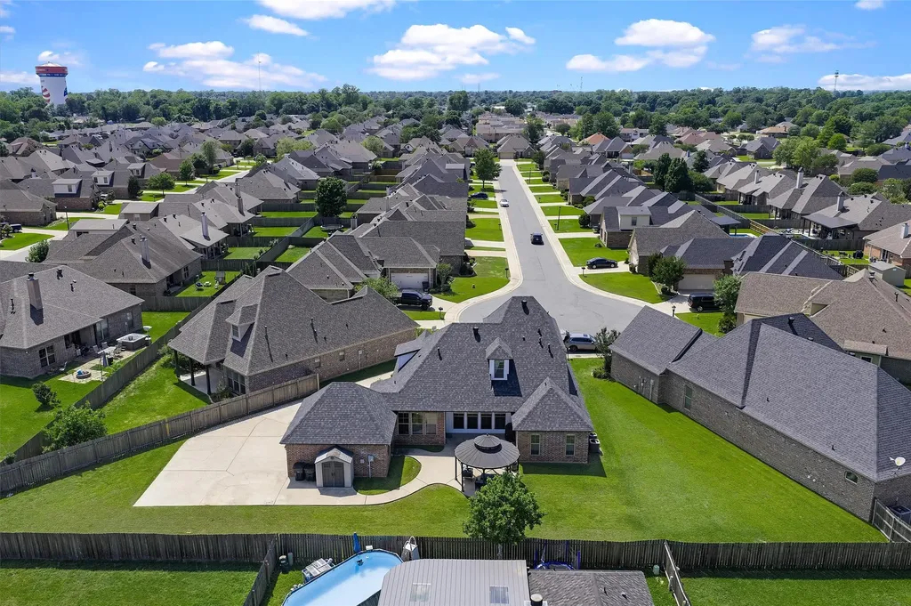 522 Falling Water Circle Bossier City LA 71112