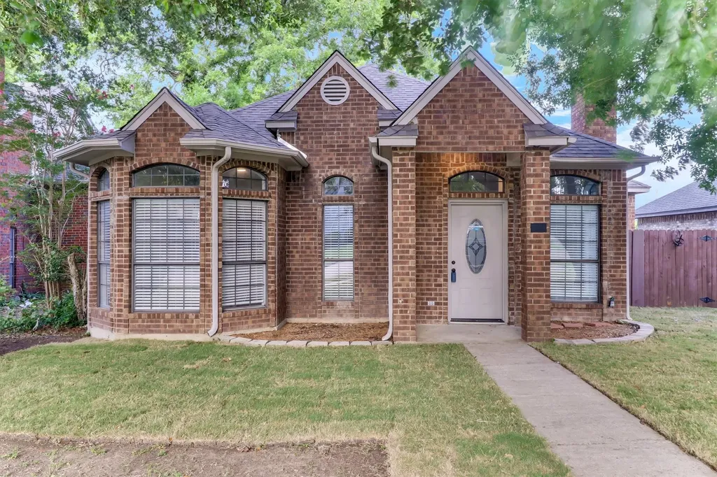 111 Homestead Drive Lancaster TX 75146