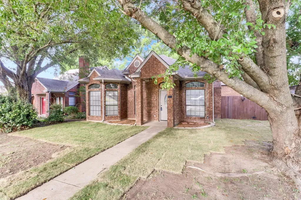 111 Homestead Drive Lancaster TX 75146