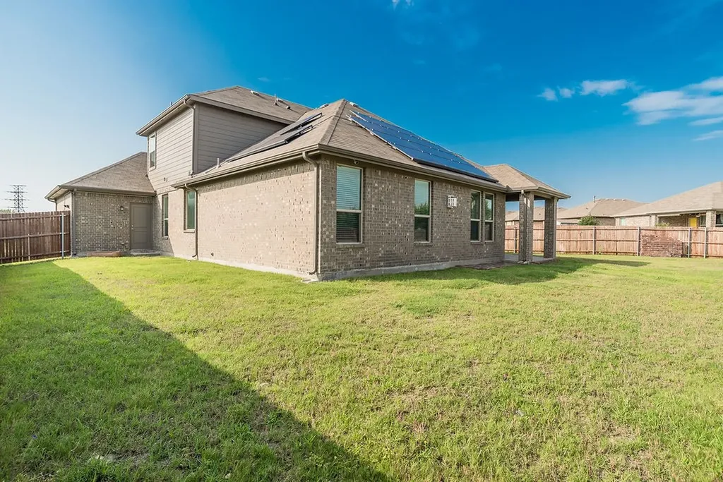 1140 Donnington Trail Saginaw TX 76131