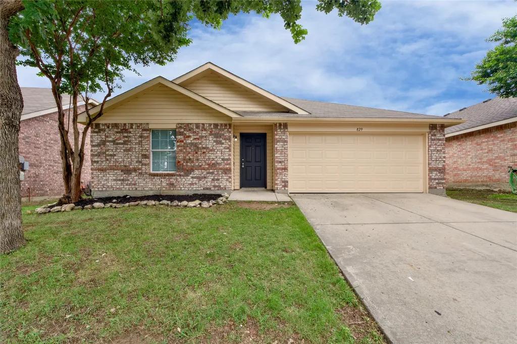 829 Santa Rosa Drive Fort Worth TX 76052