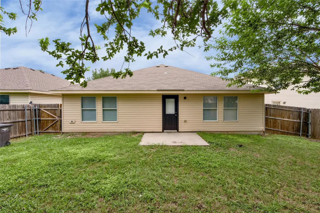 829 Santa Rosa Drive Fort Worth TX 76052