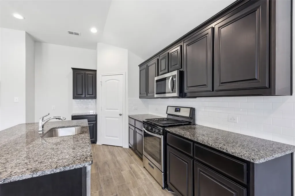 1836 Agarito Drive Weatherford TX 76086