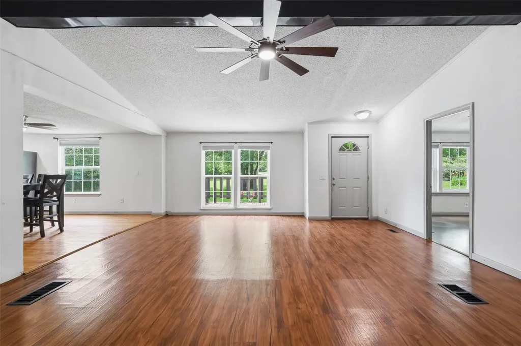 907 Quail Run Cleburne TX 76031