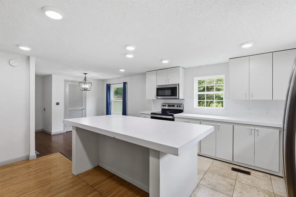 907 Quail Run Cleburne TX 76031