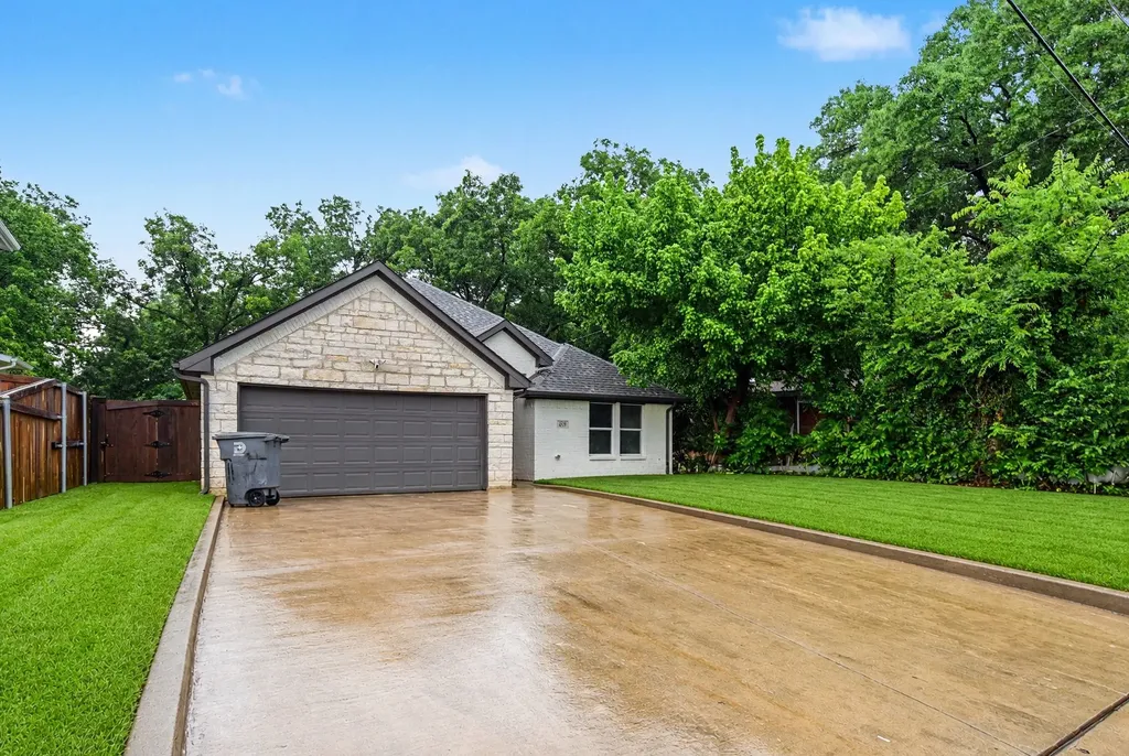 4519 Yancy Street Dallas TX 75216