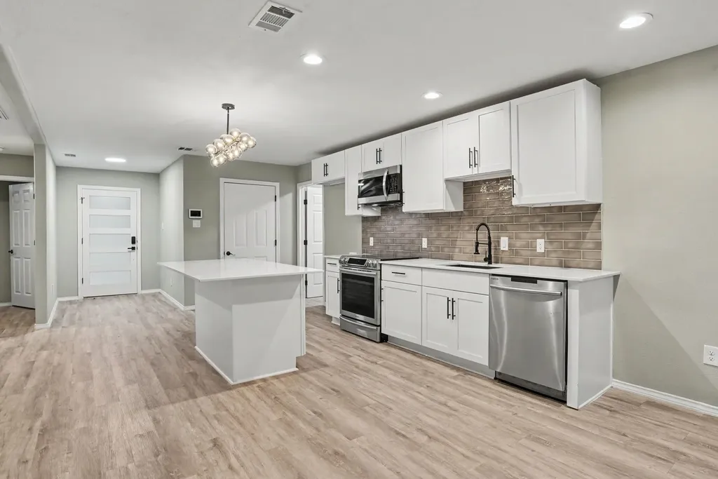 4519 Yancy Street Dallas TX 75216