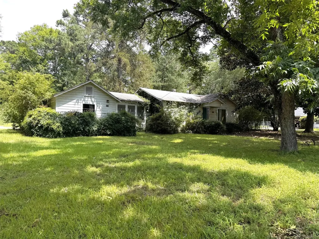 406 Pace Avenue Naples TX 75568