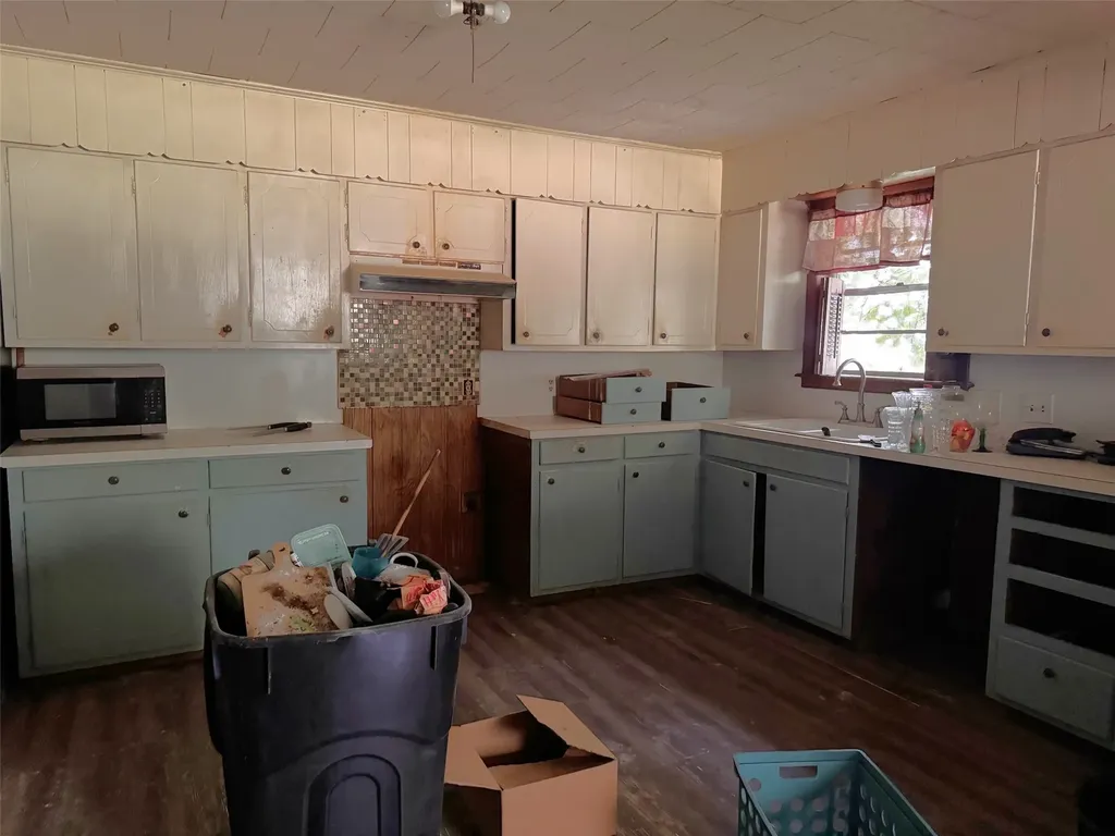 406 Pace Avenue Naples TX 75568