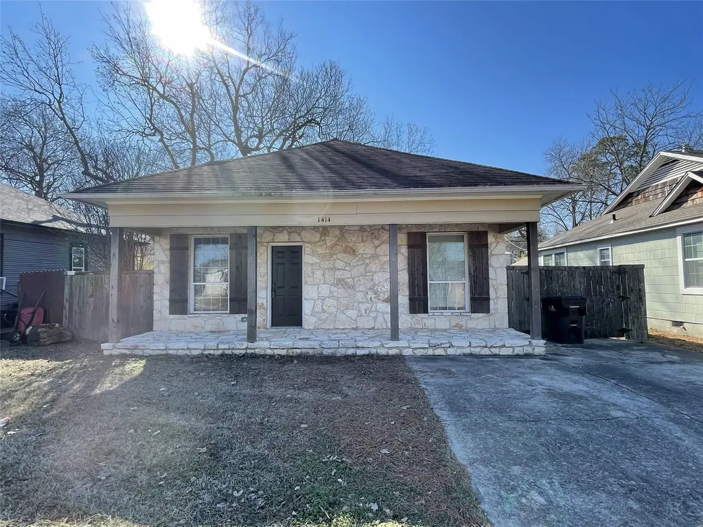 1414 W Sears Street Denison TX 75020