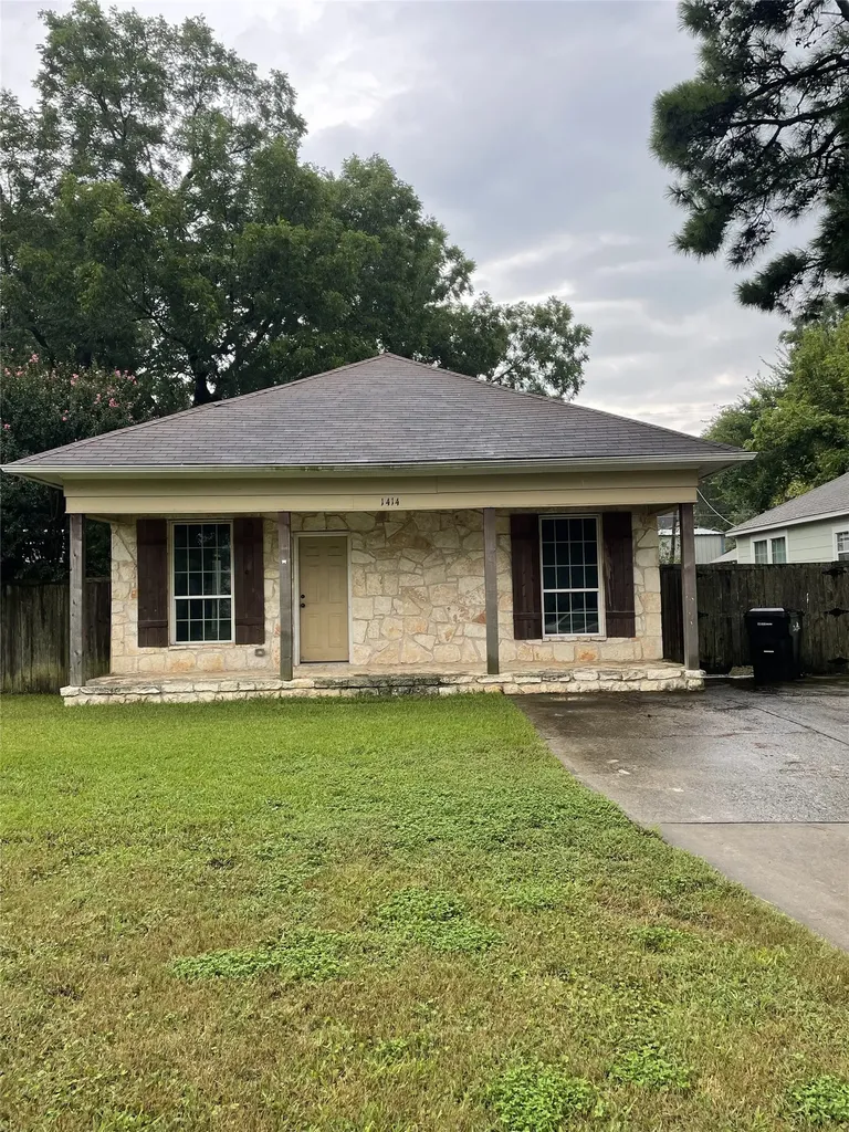 1414 W Sears Street Denison TX 75020