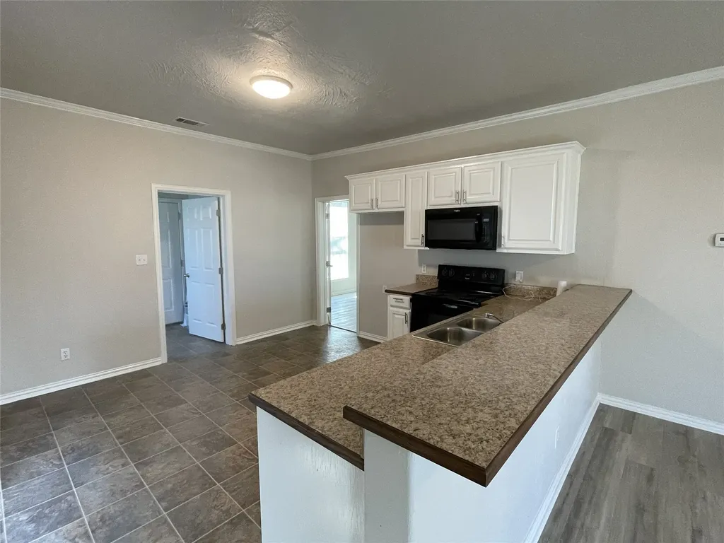1414 W Sears Street Denison TX 75020