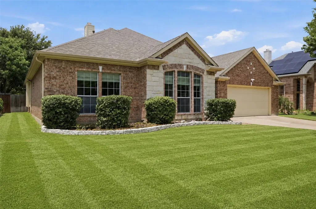 10 Saddlewood Court Mansfield TX 76063