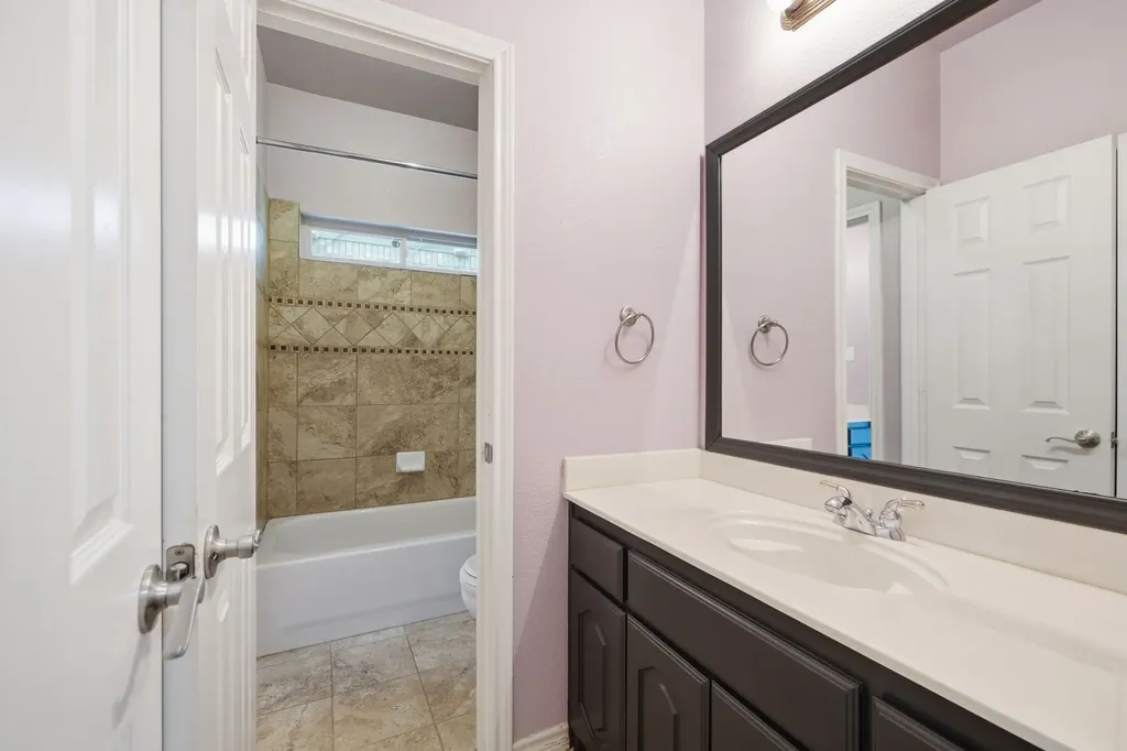 10 Saddlewood Court Mansfield TX 76063