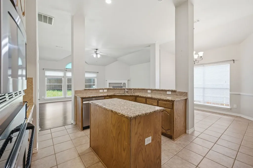 10 Saddlewood Court Mansfield TX 76063