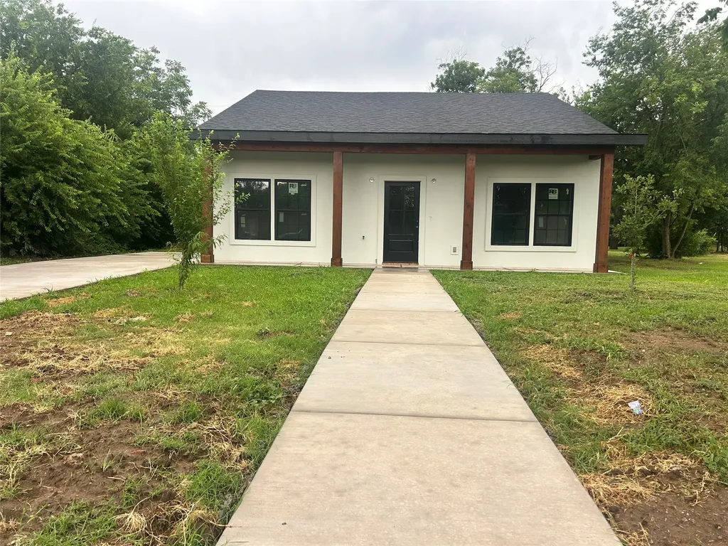 307 W Oak Olney TX 76374