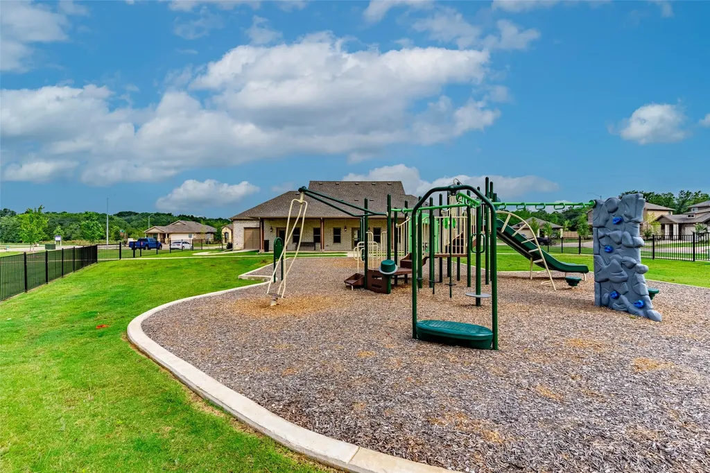 136 Fairmeade Drive Terrell TX 75160