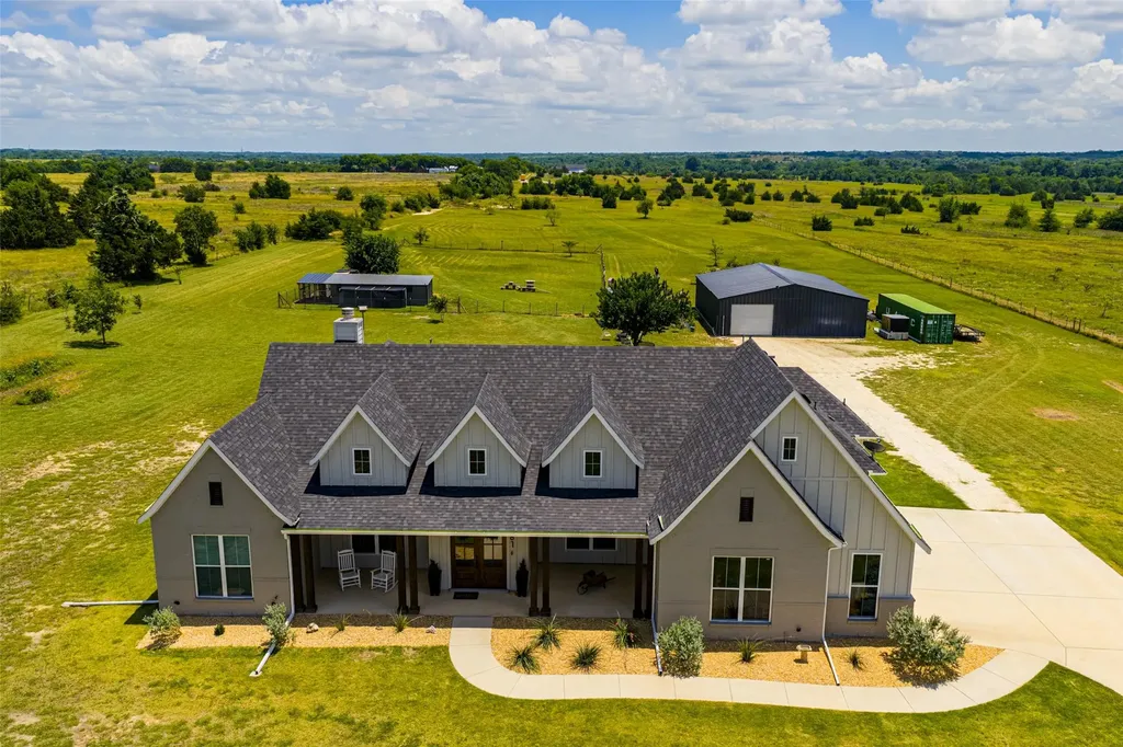 761 Dovie Lane Milford TX 76670