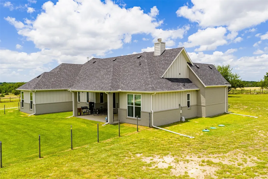 761 Dovie Lane Milford TX 76670