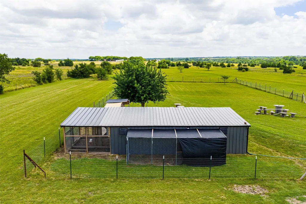 761 Dovie Lane Milford TX 76670