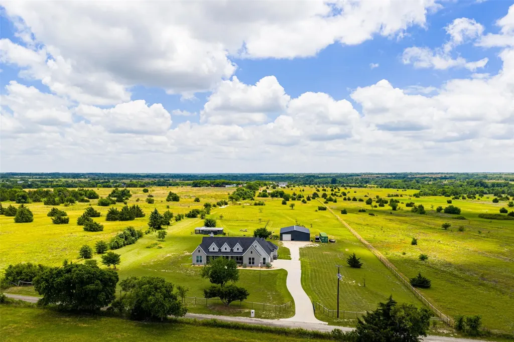 761 Dovie Lane Milford TX 76670