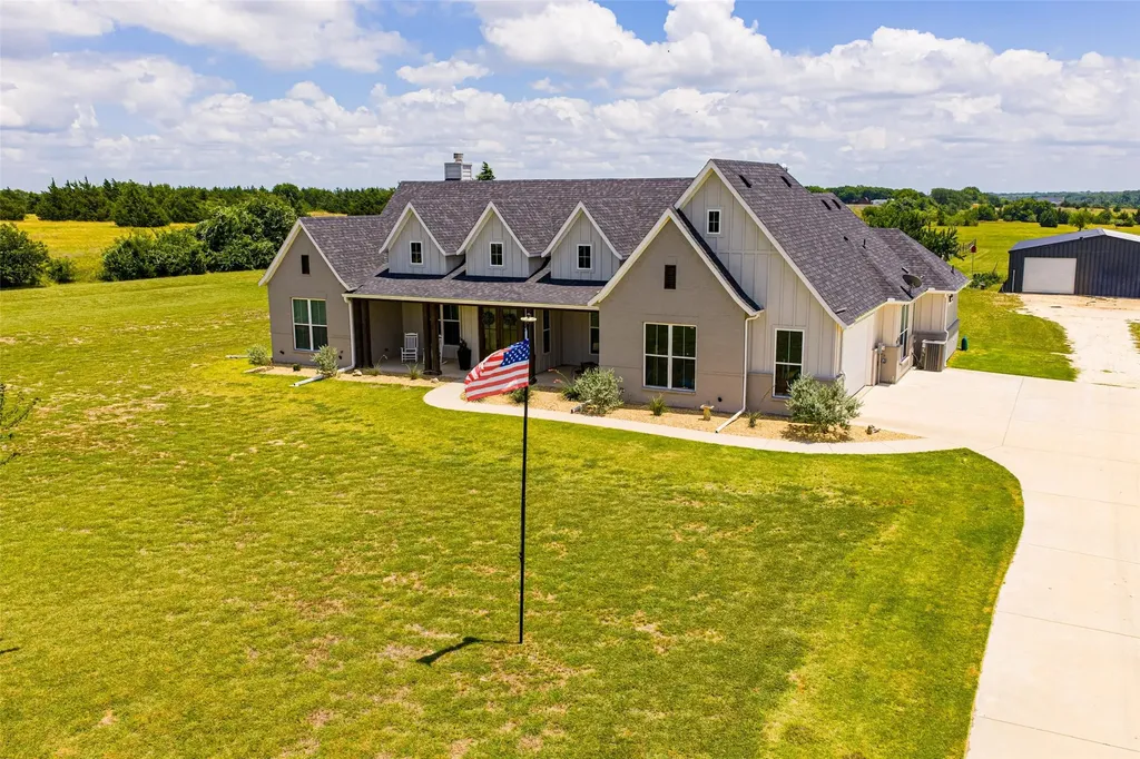 761 Dovie Lane Milford TX 76670