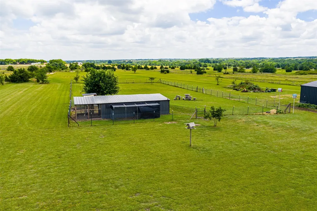 761 Dovie Lane Milford TX 76670