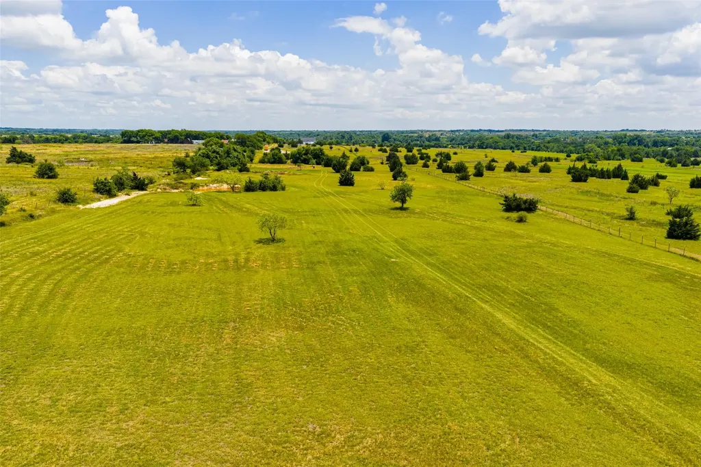 761 Dovie Lane Milford TX 76670