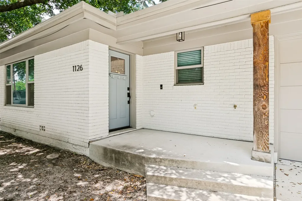 1126 Warden Street Benbrook TX 76126