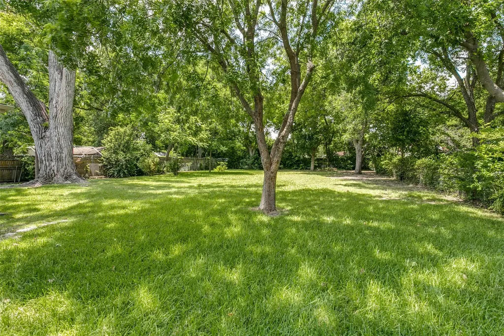 1126 Warden Street Benbrook TX 76126