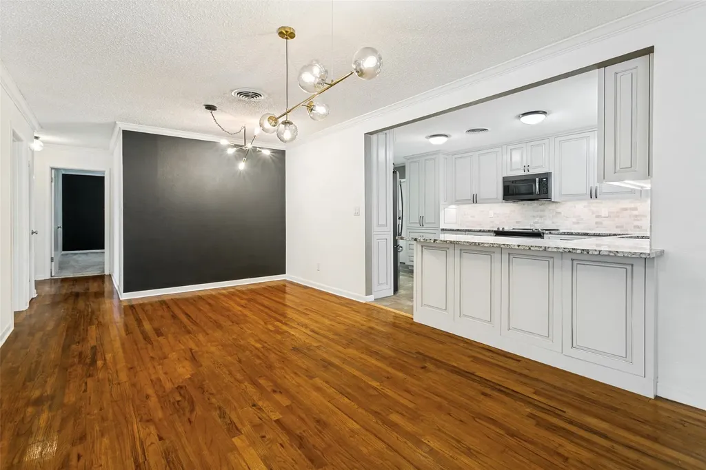 1126 Warden Street Benbrook TX 76126