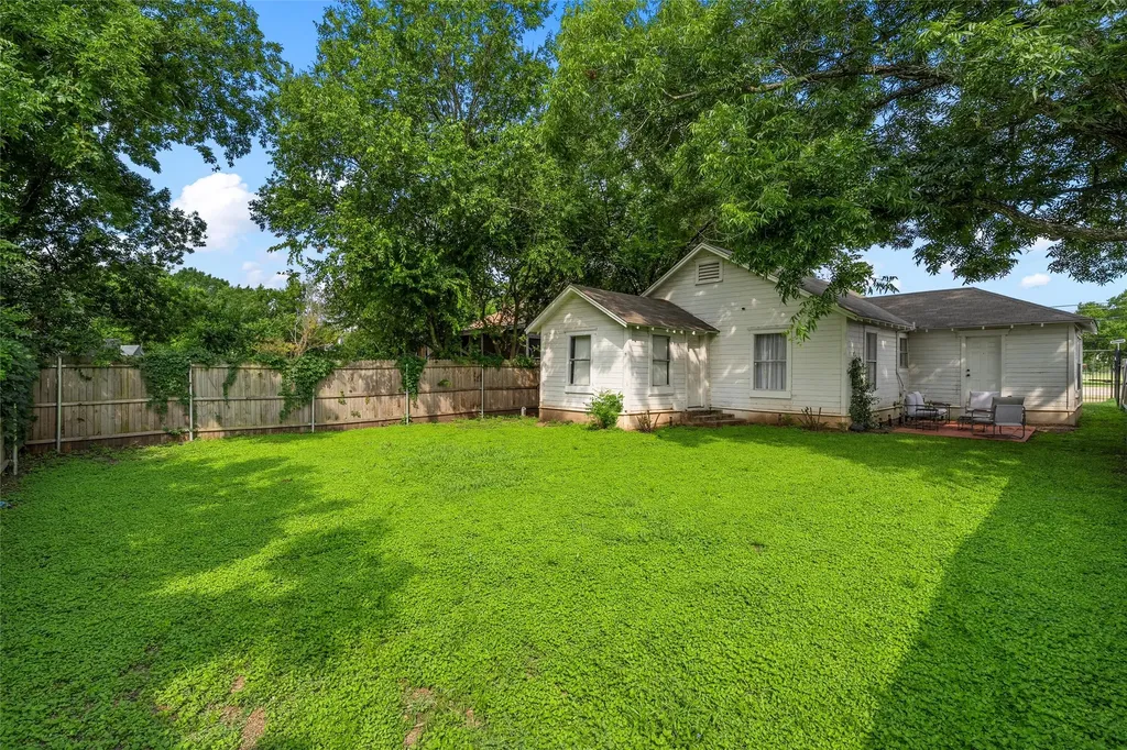 714 Hines Avenue Waco TX 76706