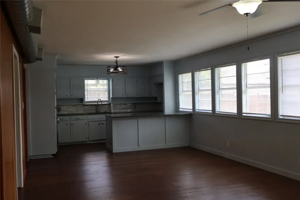 2516 Norfleet Street Sansom Park TX 76114
