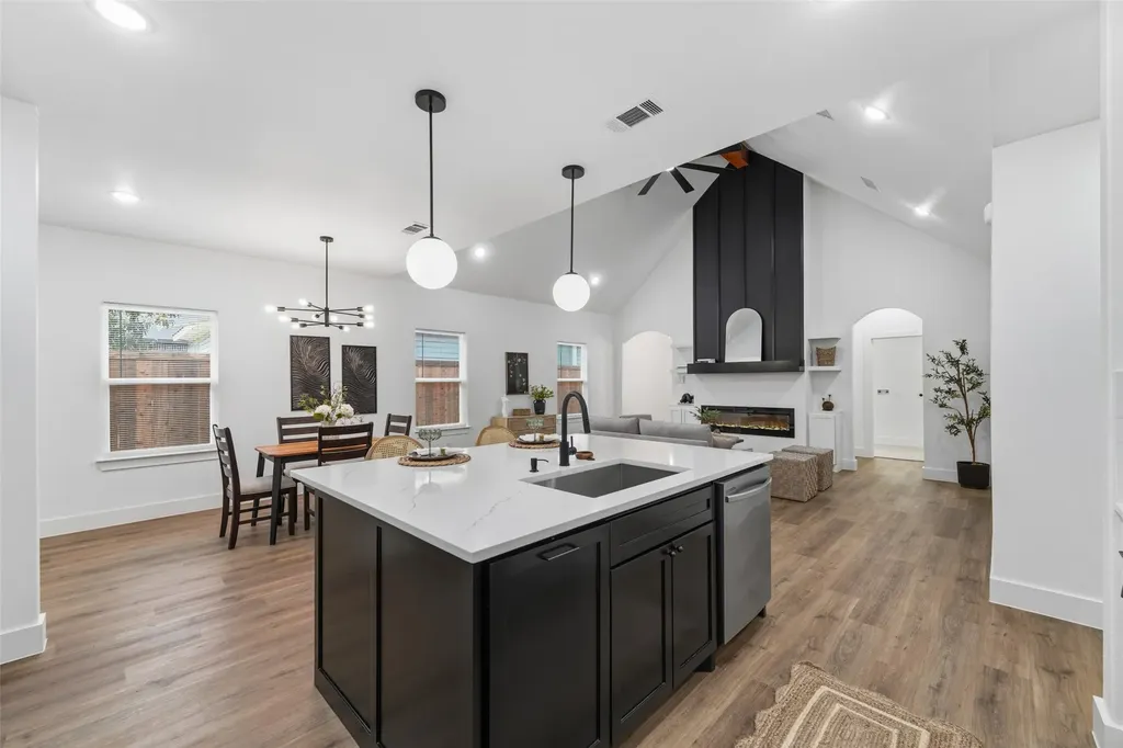 510 Paradise Street Fort Worth TX 76111