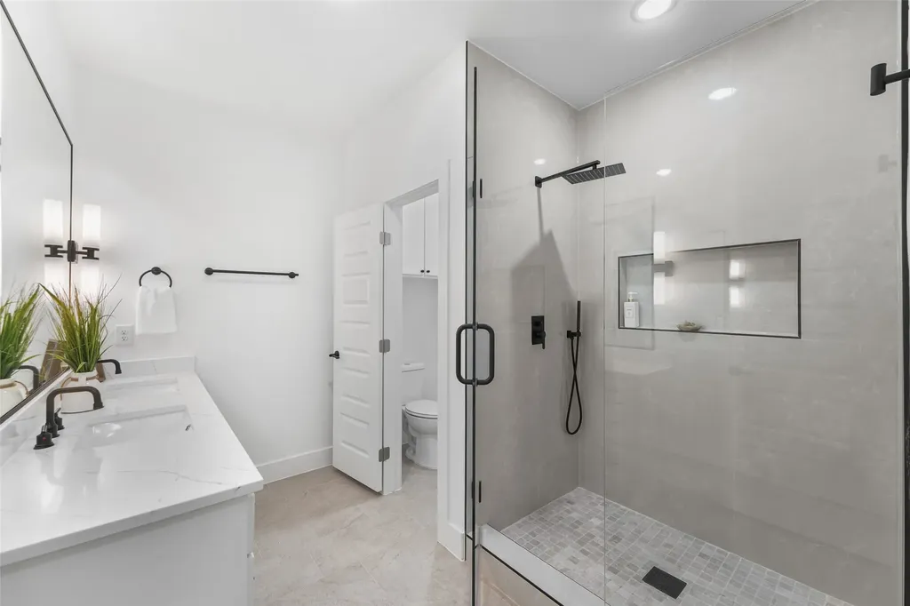 510 Paradise Street Fort Worth TX 76111