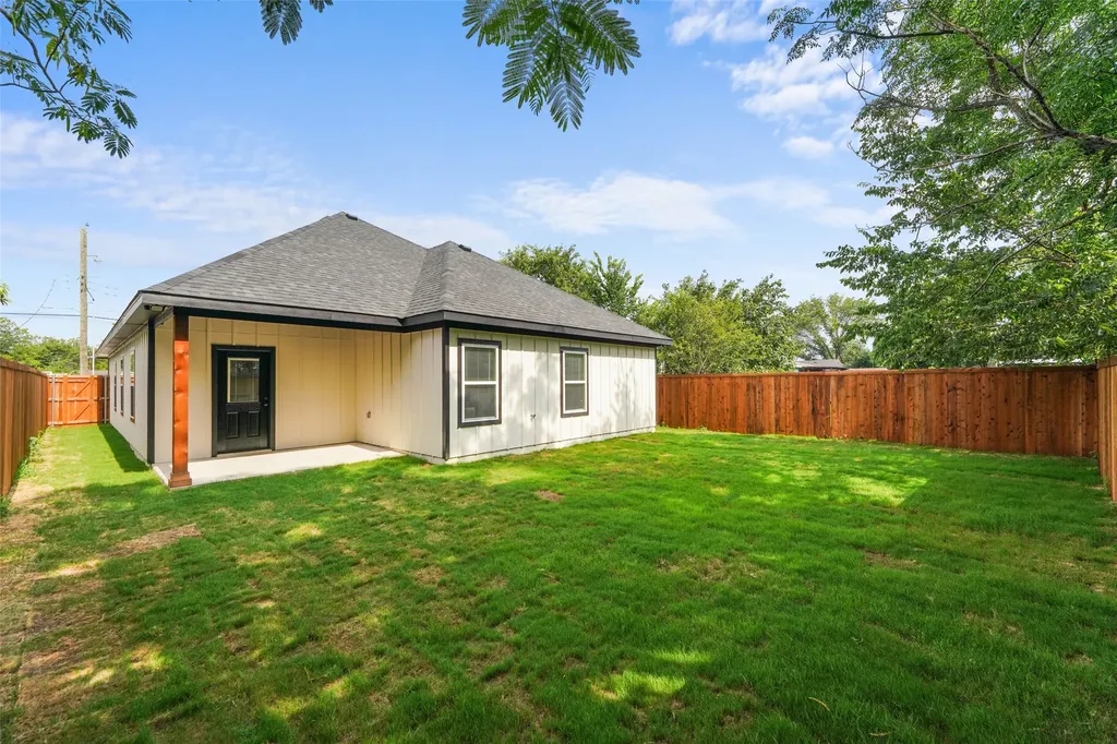 510 Paradise Street Fort Worth TX 76111