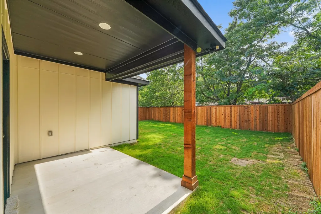 510 Paradise Street Fort Worth TX 76111