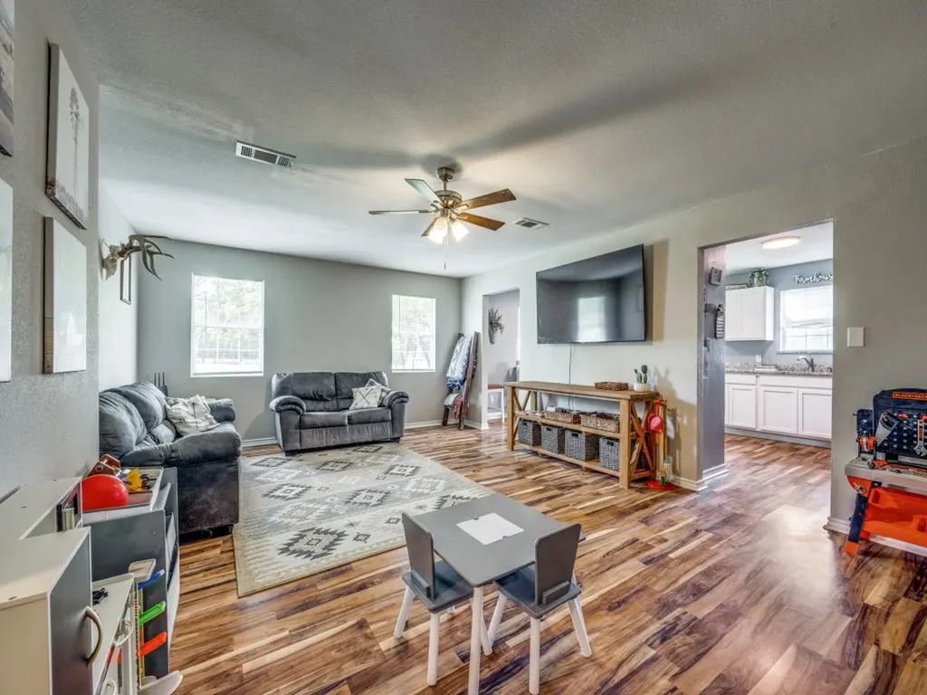 411 W Houston Street Leonard TX 75452
