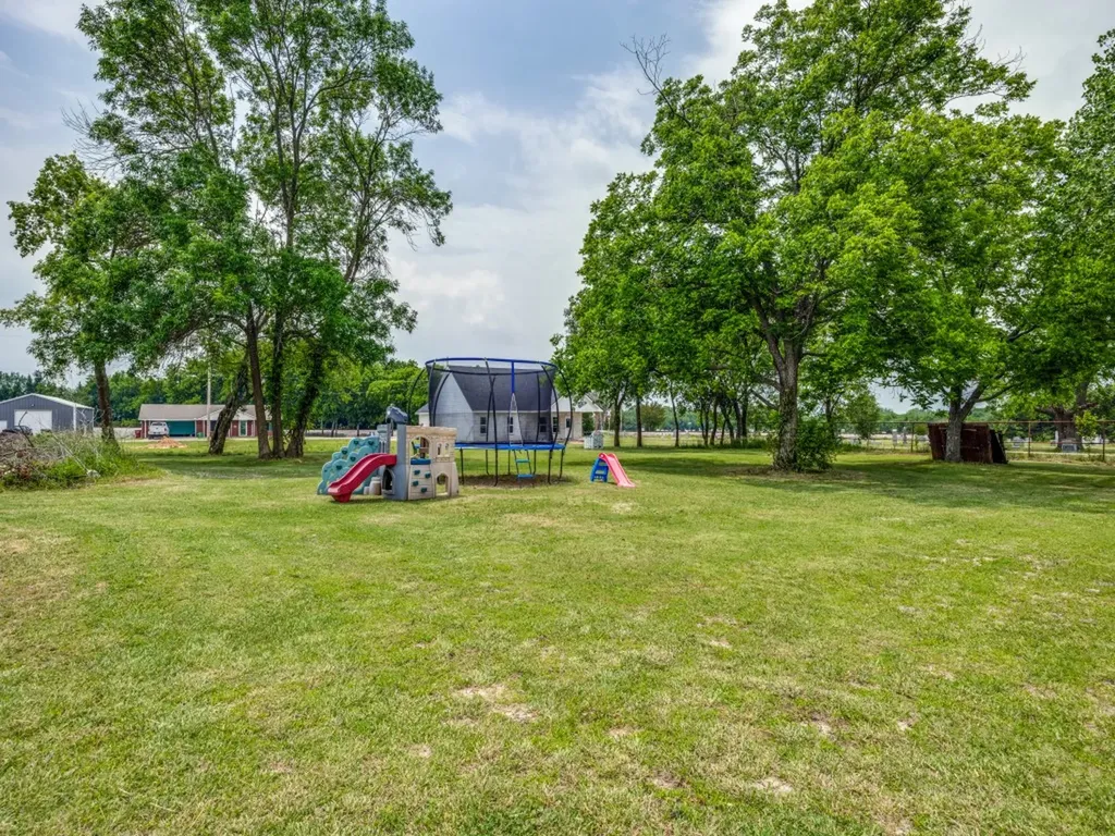411 W Houston Street Leonard TX 75452